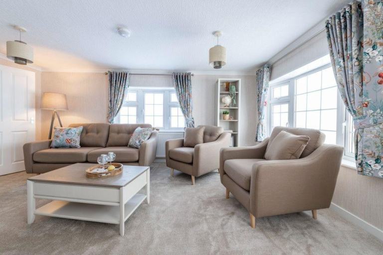 Omar Middleton in Newdigate  - Lodge / Caravan 