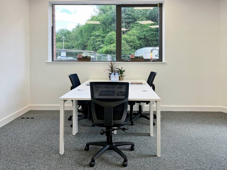 Birmingham - B90 8AG \ Rent a Day Office with Flexible Membership Access