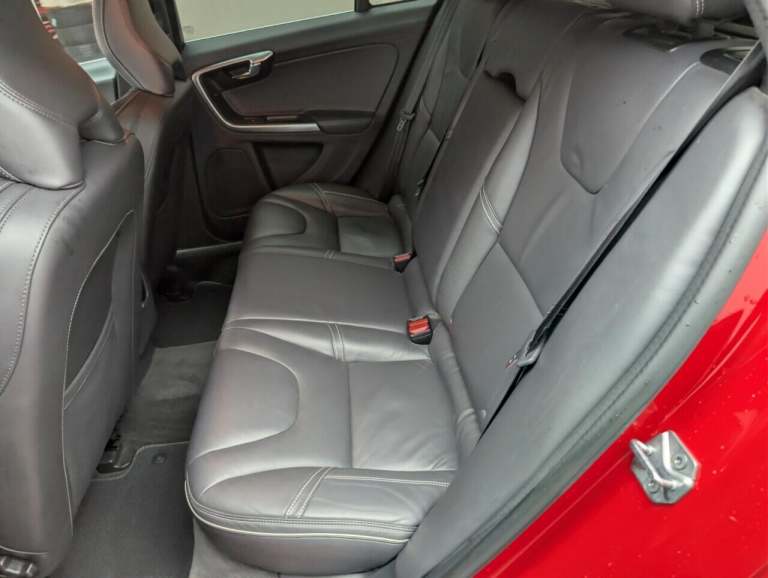 2017 Volvo V60 2.0 D3 R-Design Nav Estate 5dr Diesel Auto Euro 6 (s/s) (150 ps) PARK ASSIS ESTATE...