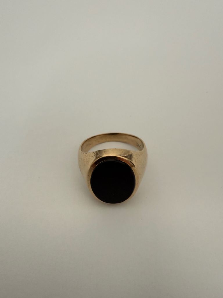 9ct Gold Onyx Signet Ring Size T 9.72g