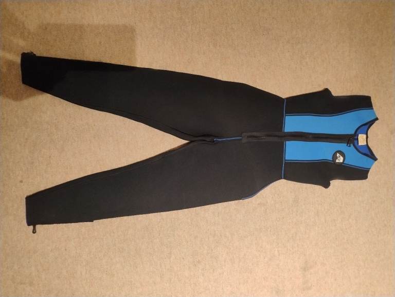 Womens size 14/16, tall , sleeveless, neoprene wetsuit