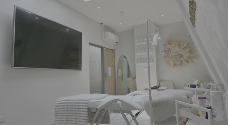 Beauty | Aesthetics | Hair | Room to Rent | Croydon | 