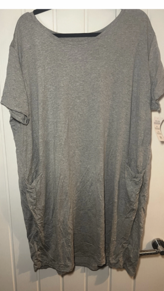 Ladies Plus size 18 to 24 Long Long Light Grey T Shirt With Pockets BNWT ~ Any 2 for £10 