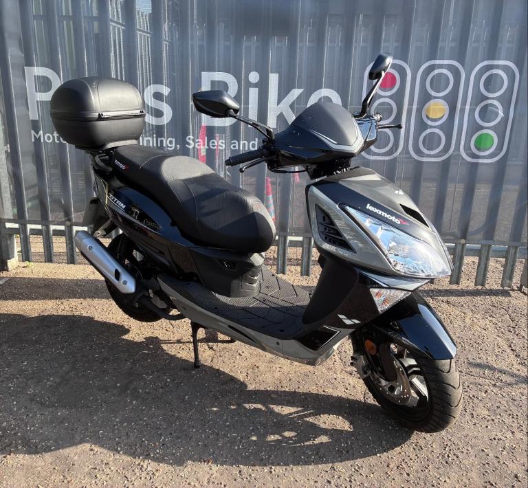 2023 Lexmoto Titan 125 125cc Automatic Twist and Go - 797KM from New!