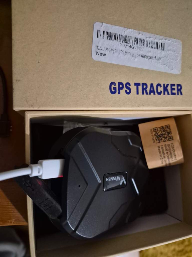 Rechargeable Portable GPS Tracker