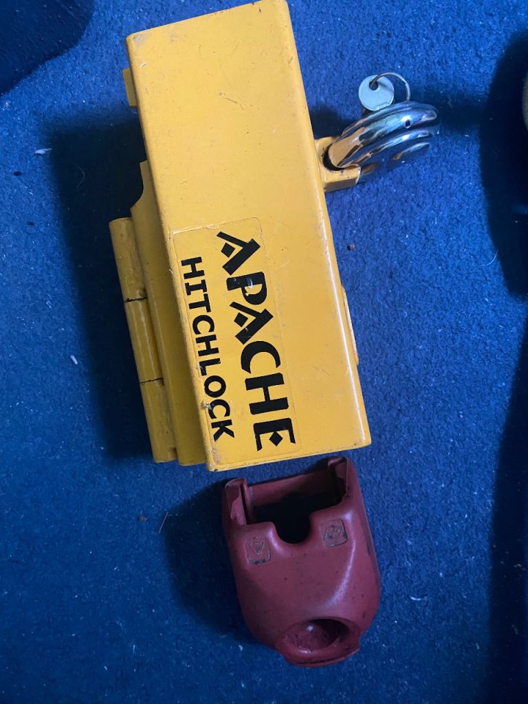 Apache hitch lock with keys and tow bar ball cover