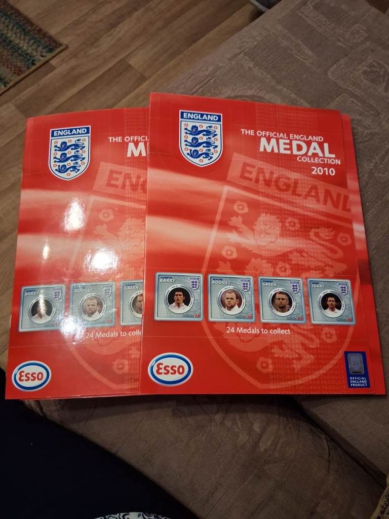 The Official England Medal Collection 2010 complete. 