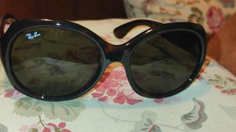 Ray-Ban Women's Sunglasses - NEW
