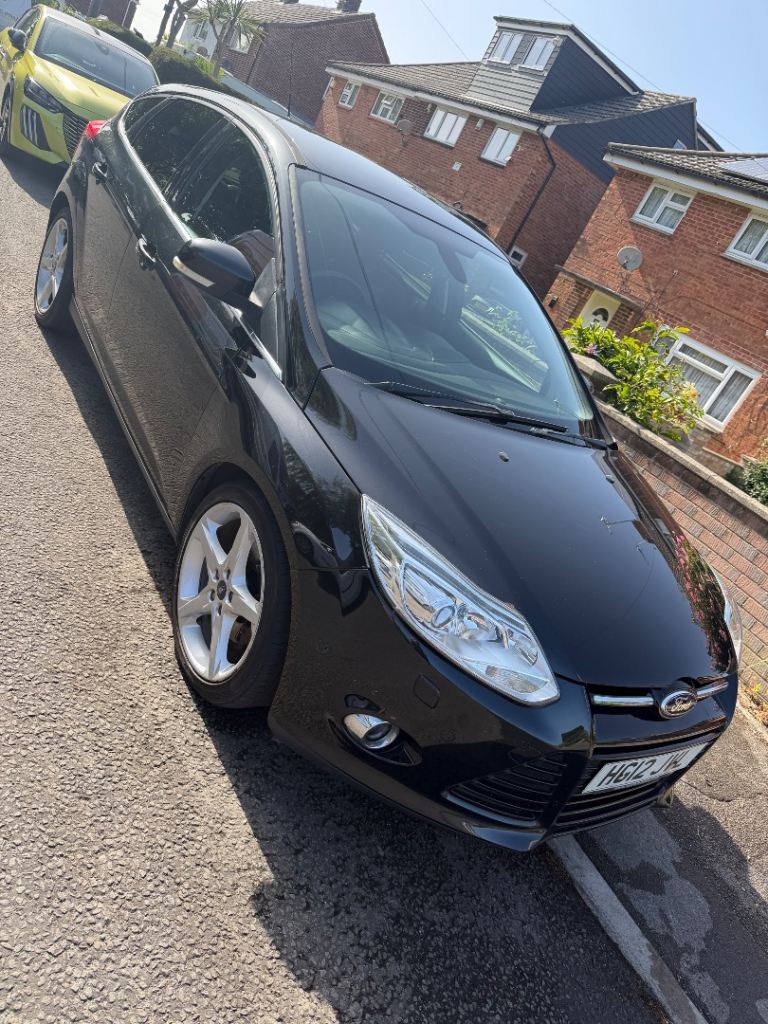 Ford Focus Titanium X - 2012 - 1.6L petrol - spares or repair 