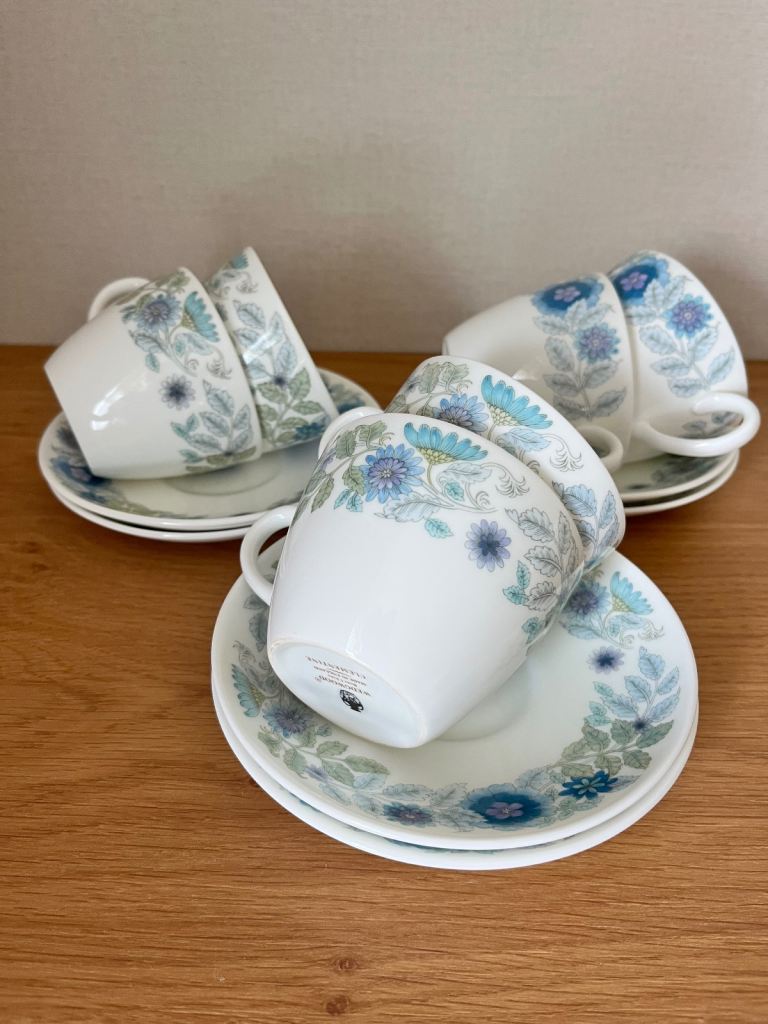 Wedgwood Clementine teaset (discontinued) from 1970s. ~ (30+ pieces) smoke free/ pet free home