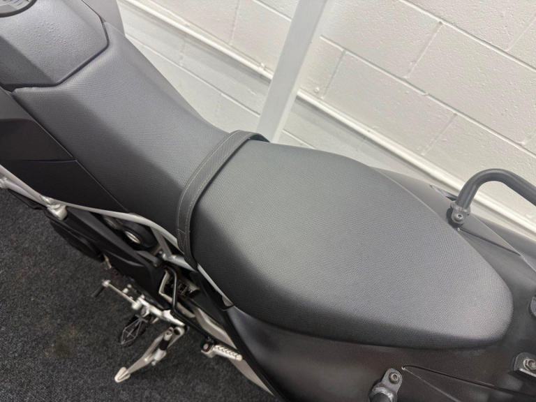 APRILIA DORSODURO 750 ** LOW MILEAGE - JUNE 2026 MOT **