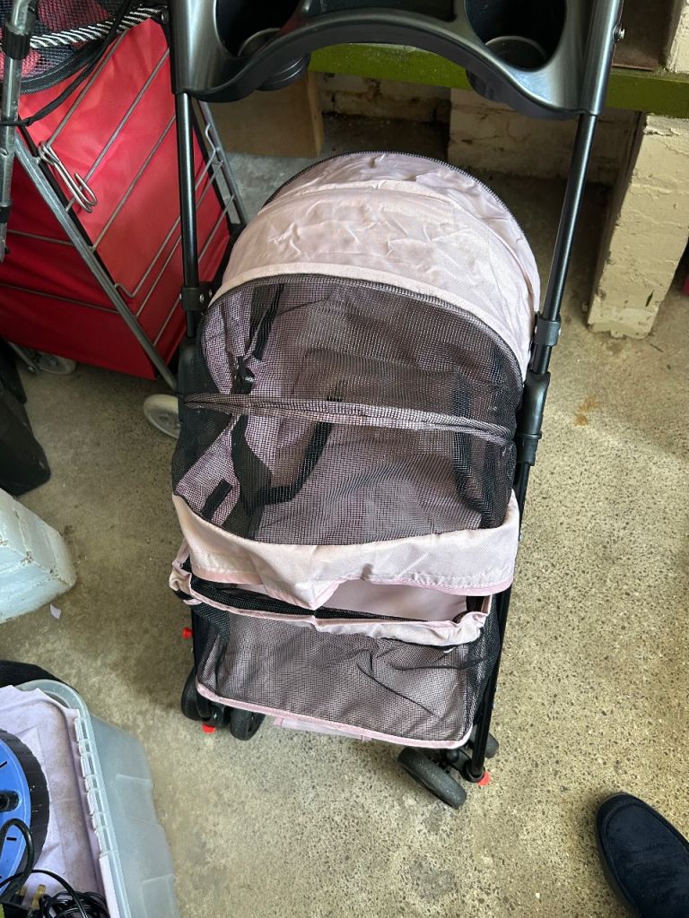 Dog stroller 