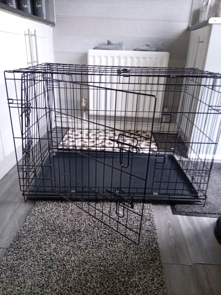 Large dog crate ( black) 36 x 23 inches