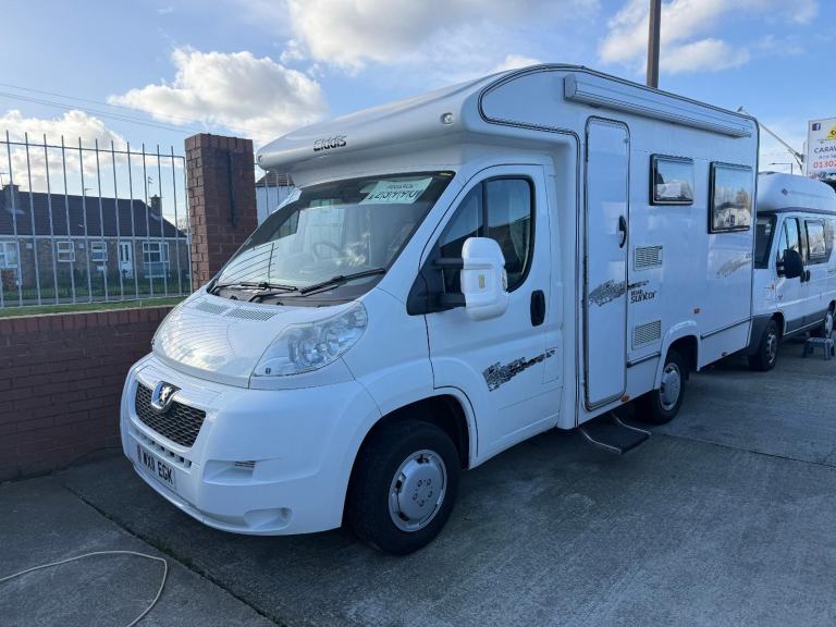 Elddis Suntor 120 Rear Lounge Mid Bathroom