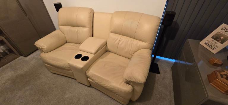 Cream Leather Cinema Style Recliner Sofa with Cup Holders – Good Condition