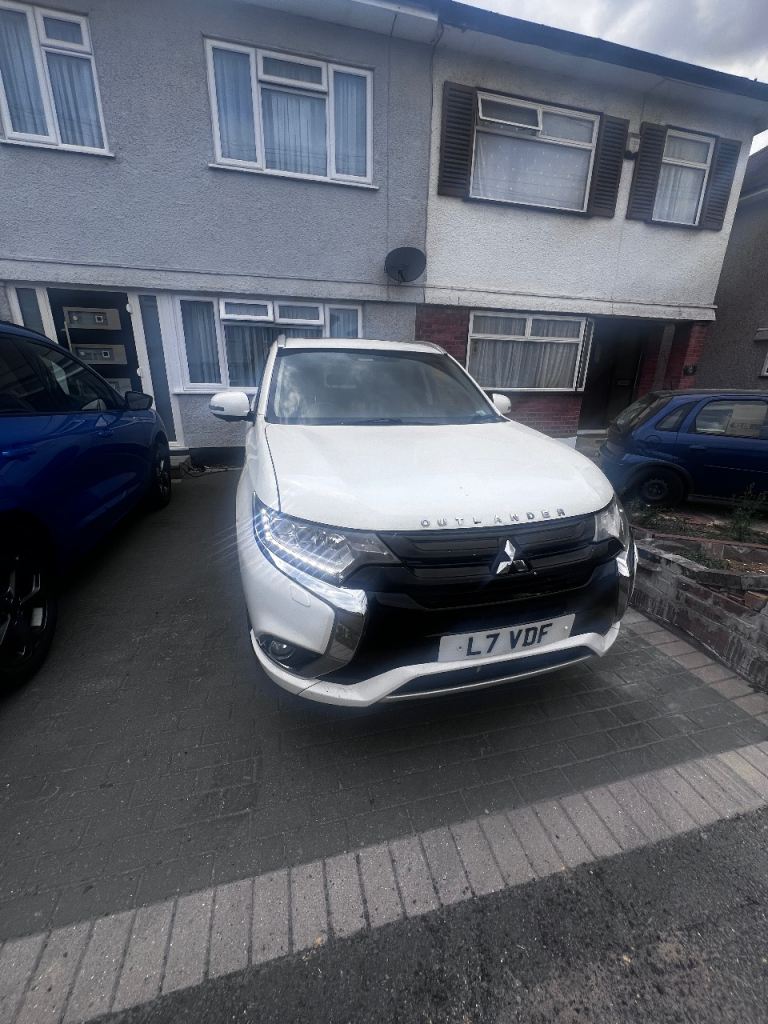 Mitsubishi, OUTLANDER, PHEV private plate