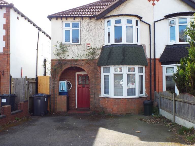 Double room to let in Harborne Birmingham, available now from 9th July 2026