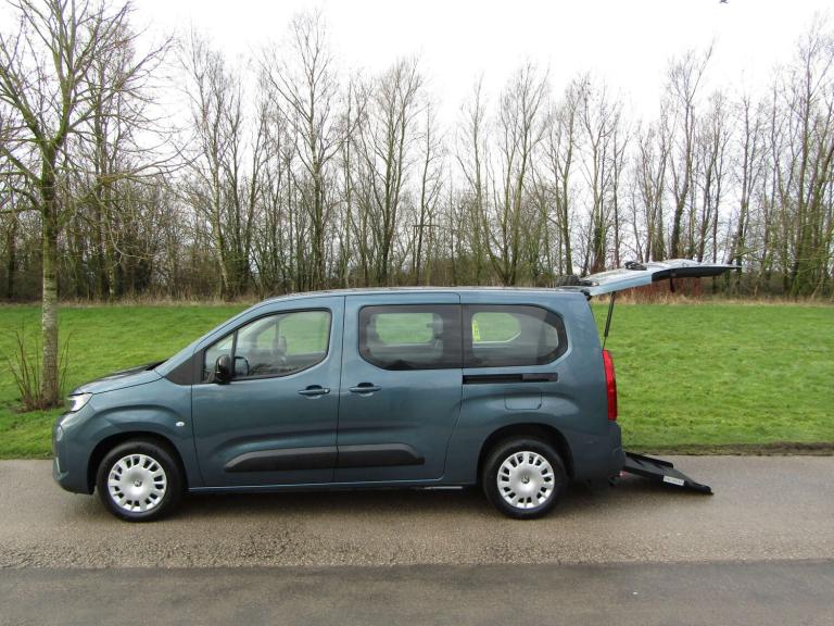 2024 Vauxhall Combo Life XL LWB 1.5 Wheelchair Accessible Vehicle WAV *4000 MILES* MPV Diesel Manual