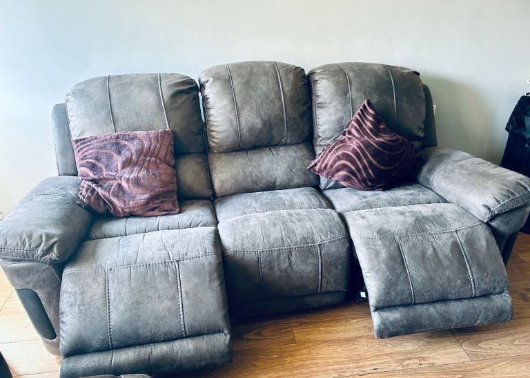 3pc recliner sofa suite 