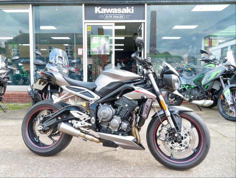 TRIUMPH STREET TRIPLE 765 RS 