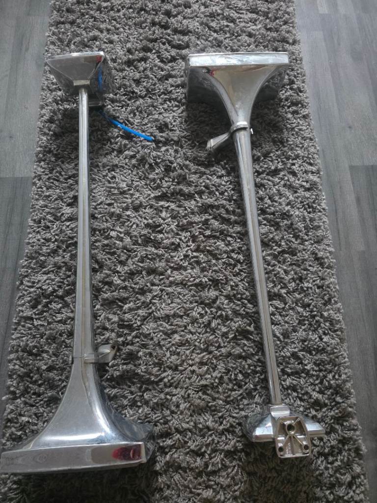 Hadley air horns 29"