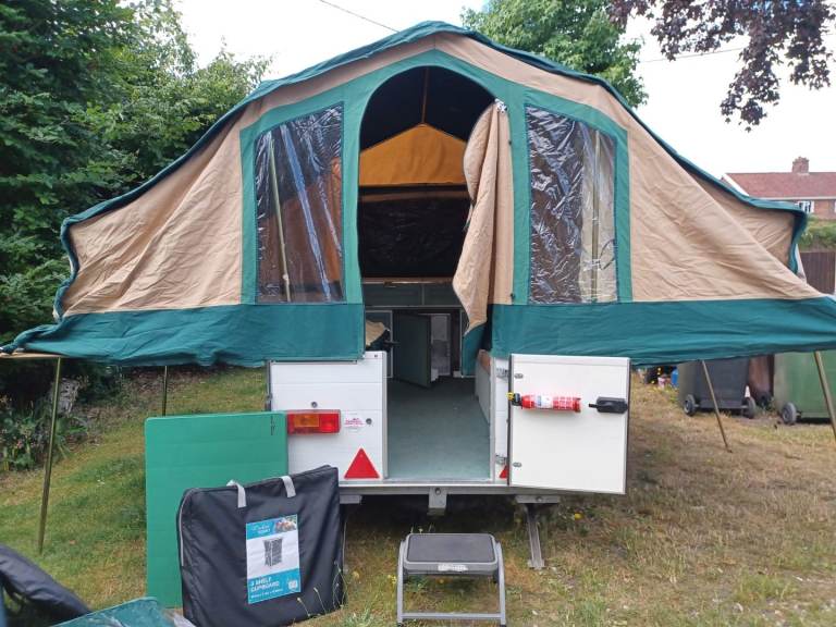 Trailer tent 