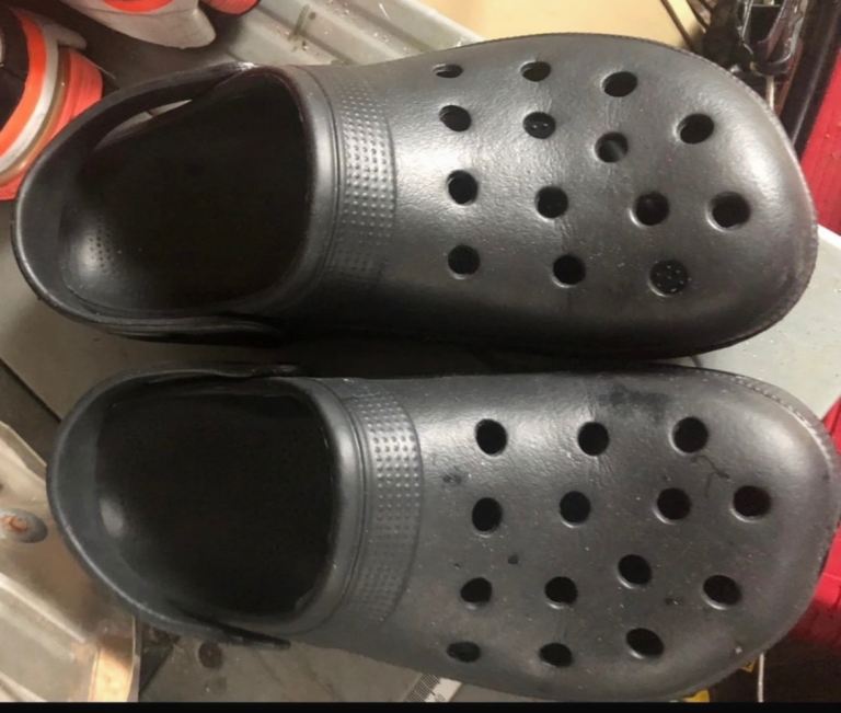 Crocks style shoes garden holiday used once size 45 appox 10-11 adults