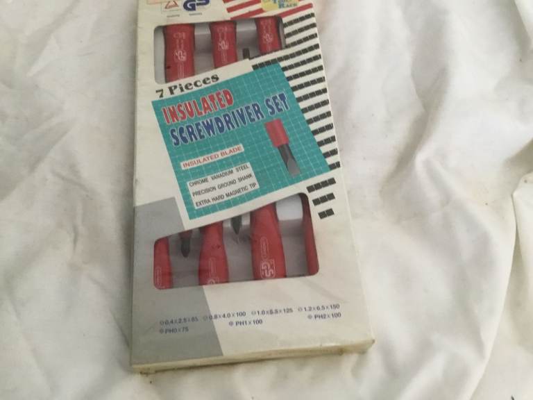 NEW Set 7 Insulated Screwdrivers, slotted and PH