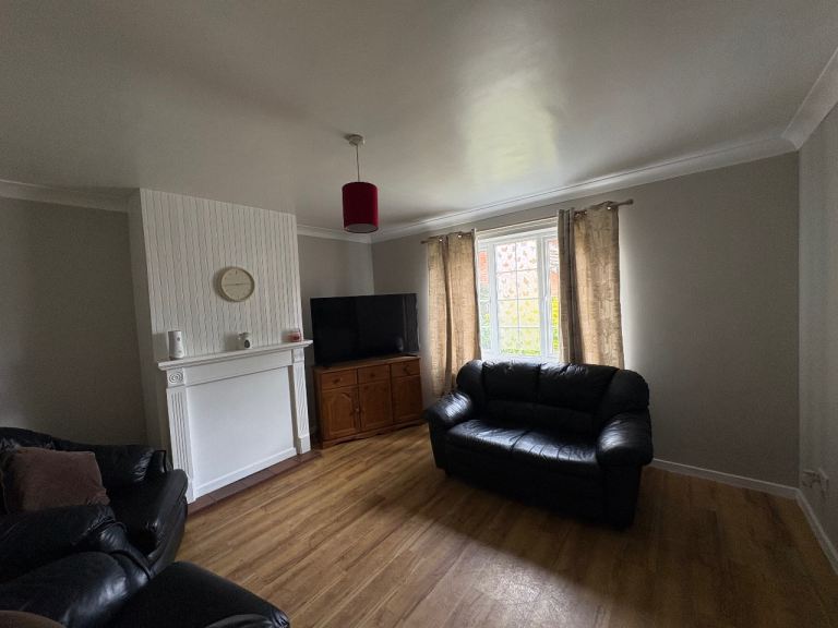 Furnished 2-Bed Flat – 5 Minutes from UEA 