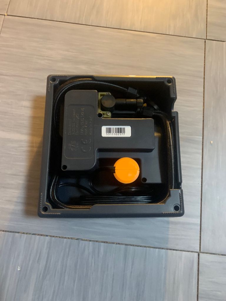 Continental emergency tyre repair kit