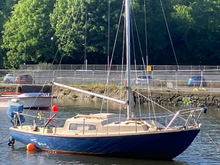 Yacht AVAILABLE without* engine -trailer for just £500!21 foot bilge Keel Newbridge  CORRIBEE 