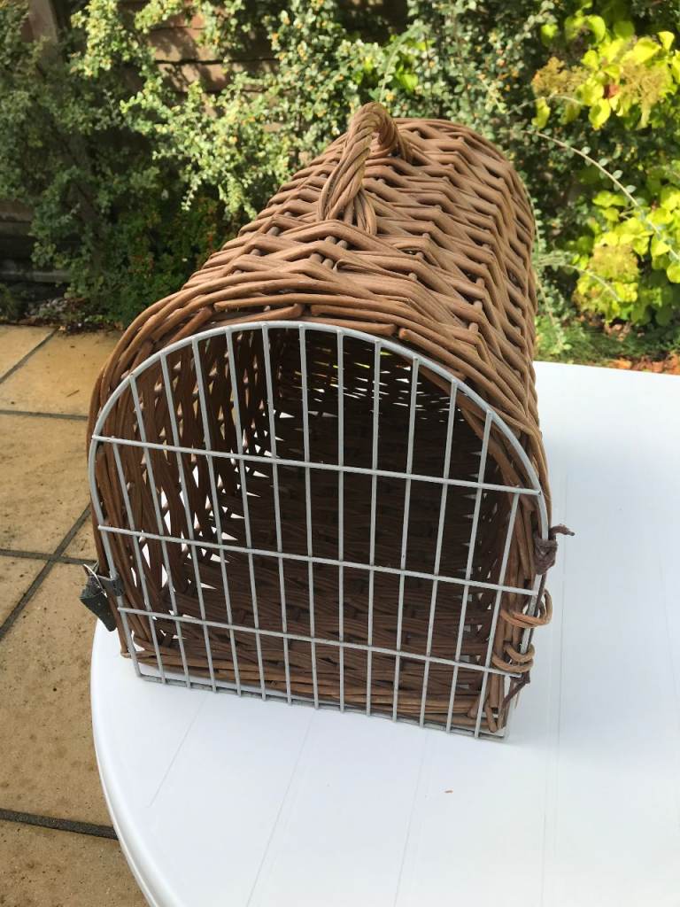 Pet basket/ Cat basket
