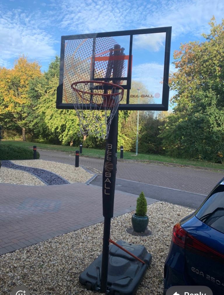 Basket ball hoop 