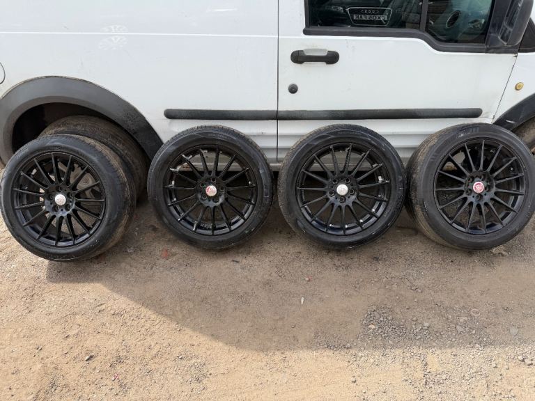 Jaguar XE 17” alloy wheels 