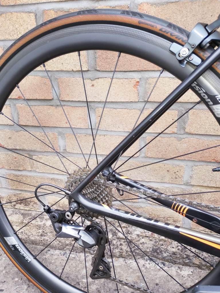 Giant tcr advanced 1 road bike 