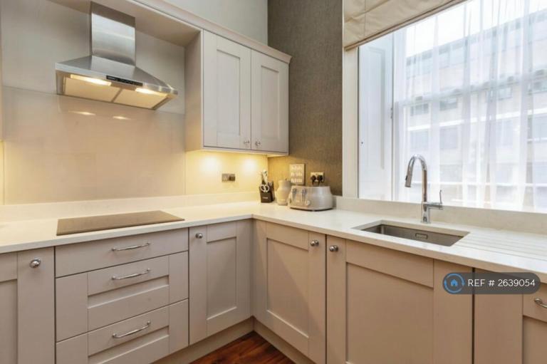 2 bedroom flat in Westhorpe House, Marlow, SL7 (2 bed) (#2639054)