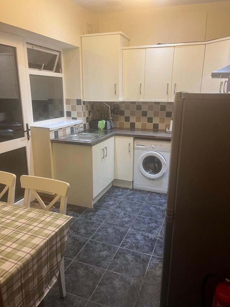 1 bedroom flat, Queens/City hospital area 