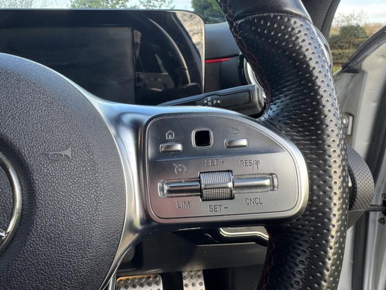 MERCEDES-BENZ A CLASS 1.3 A250e 15.6kWh AMG Line 2020