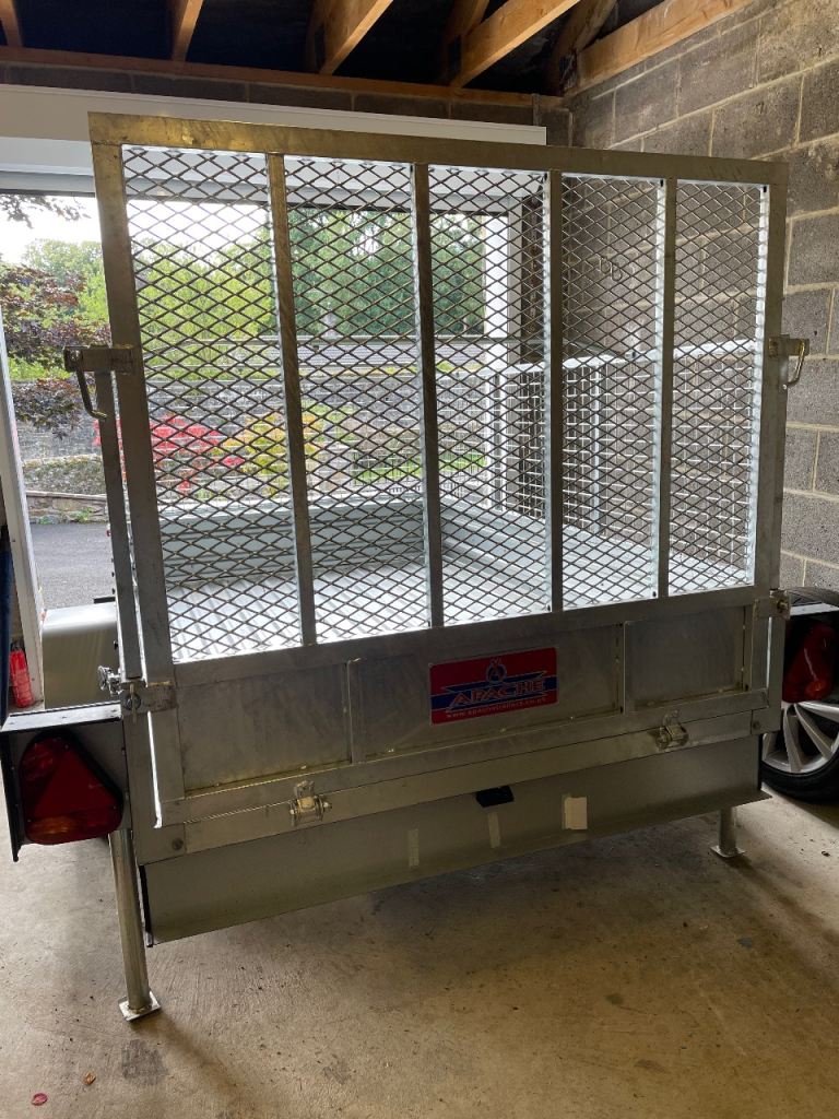 Apache trailer 8x5