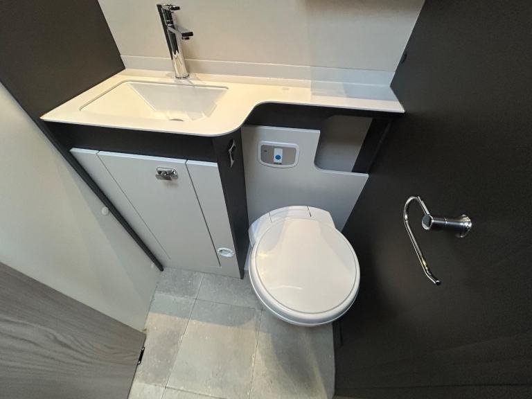 Swift Voyager 594 FORD TRANSIT 350 CAMPER L5H1 SK ECOBLUE DIESEL MANUAL 2025/25