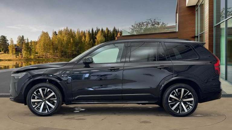 2025 Volvo XC90 Plus, T8 AWD Plug-in hybrid, Electric/Petrol, Dark, 7 Seats ( 360* Camera ) ESTAT...