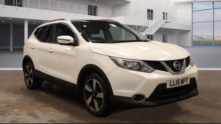 2015 Nissan Qashqai 1.2 DIG-T n-tec+ 2WD Euro 6 (s/s) 5dr HATCHBACK Petrol Manual