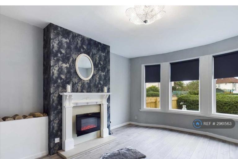 2 bedroom flat in Knightswood, Glasgow, G13 (2 bed) (#2961563)