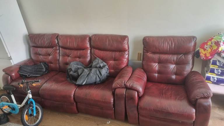 3 seater and 1 seats sofa