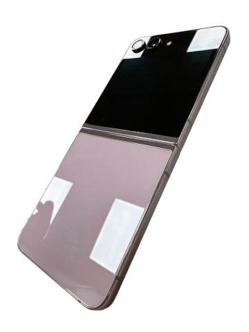 Samsung Galaxy Z Flip 5 | in Blackburn, Lancashire | Gumtree