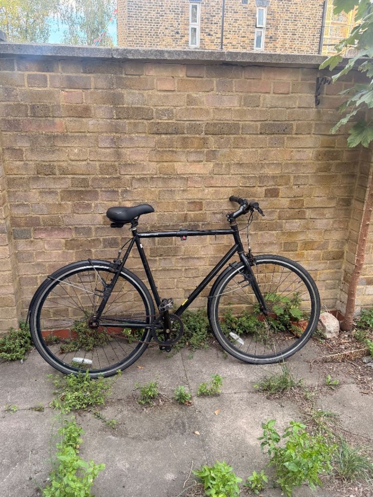 Black Single Speed City Bike with Lock – Good Condition