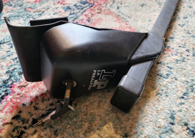 Lockable roof bars LP47/L1252 - Citroen C3