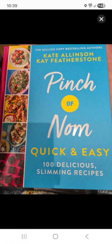 Pinch of Nom Cook Book