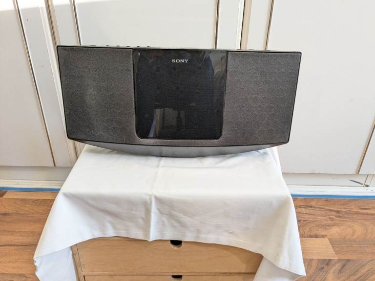 Sony CMT-V11iP Audio system | Radio, CD, USB, iPod, Aux | Partial working order