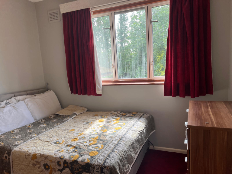 Spacious Double Room Available for Rent – CV6 7DG – £550 PCM 